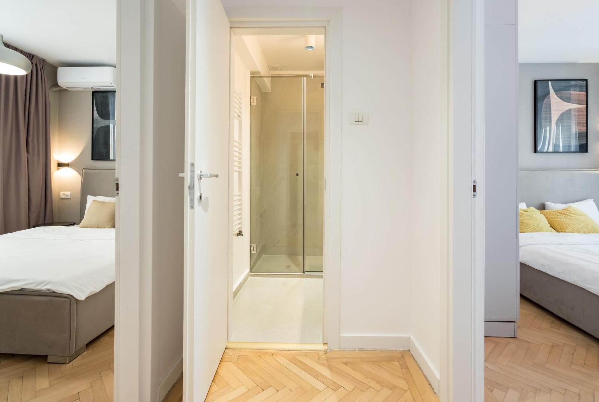 Majestic Downtown Apartment Bucureşti Ngoại thất bức ảnh