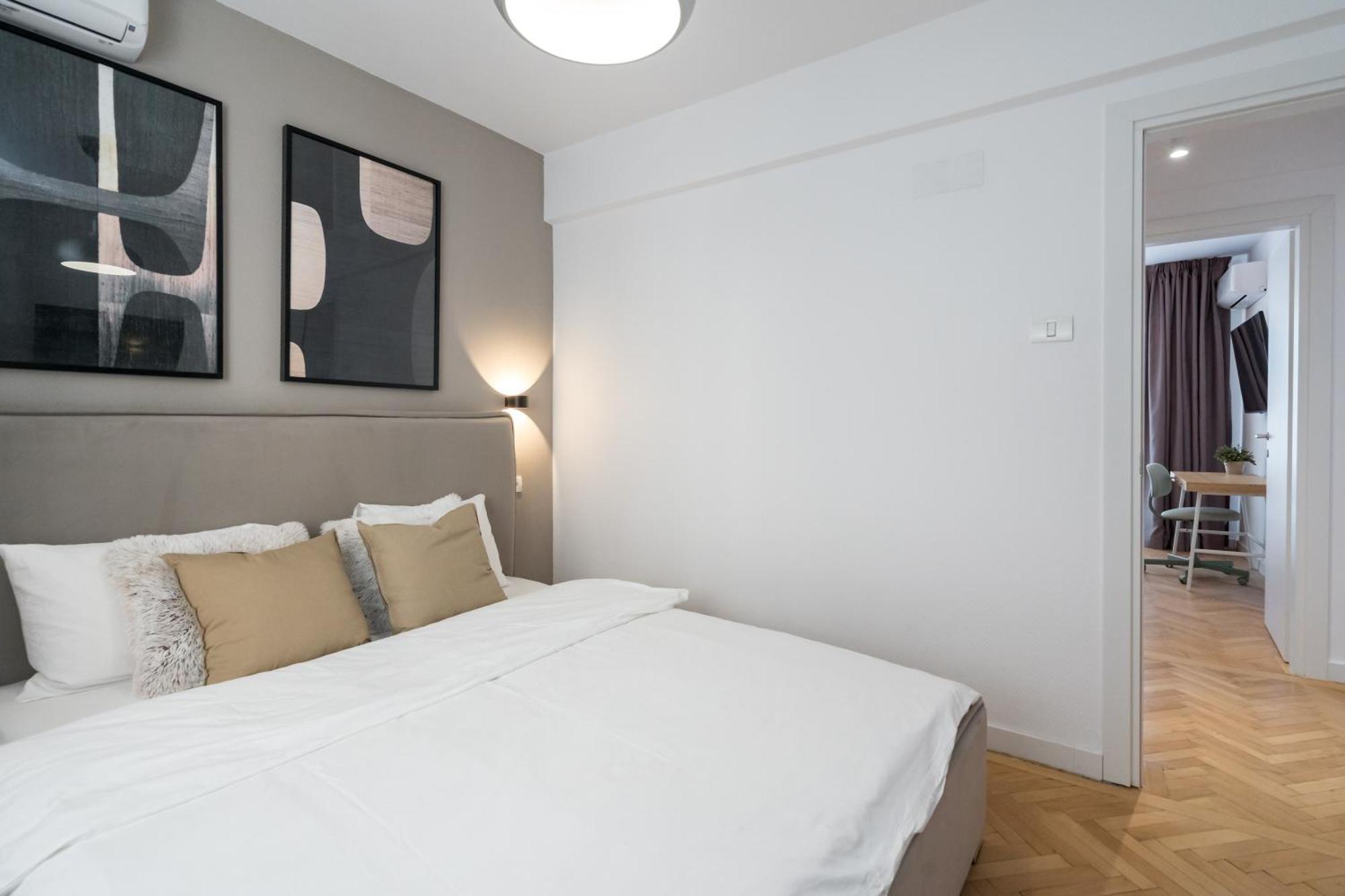 Majestic Downtown Apartment Bucureşti Ngoại thất bức ảnh